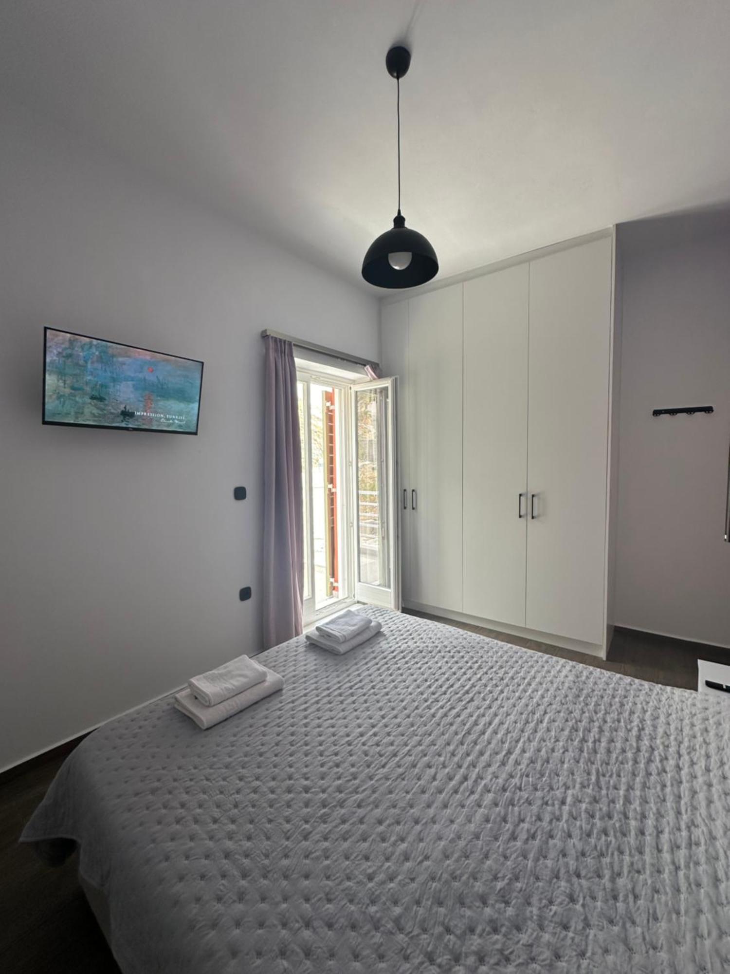 Kli9 Apartment Ermoupoli Ngoại thất bức ảnh